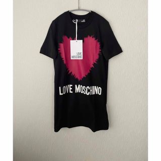 モスキーノ(MOSCHINO)の【新品】MOSCHINO  モスキーノ   ロゴ ブラック　Tシャツワンピース(ミニワンピース)