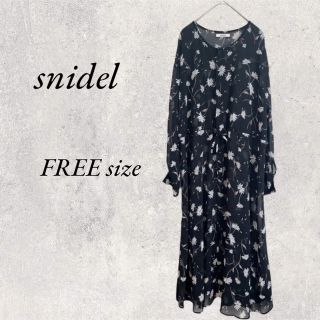 スナイデル(SNIDEL)のsnidel  花柄シアーワンピース　トップス　FREE size(ロングワンピース/マキシワンピース)