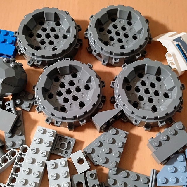 Lego(レゴ)のレゴ★レゴパーツ テクニックパーツセット 大量 車輪 ビーム  美品 エンタメ/ホビーのおもちゃ/ぬいぐるみ(その他)の商品写真