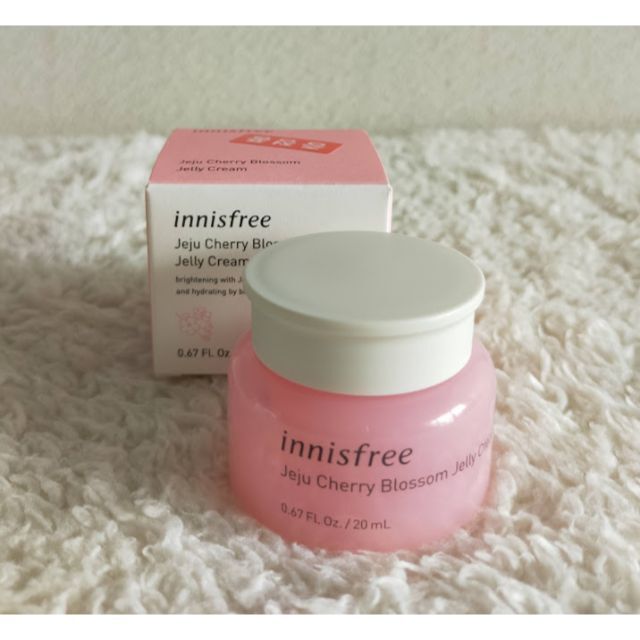 Innisfree(イニスフリー)の茄子様専用★イニスフリー★チェリーブロッサム★3点セット＆ゼリークリーム コスメ/美容のキット/セット(サンプル/トライアルキット)の商品写真