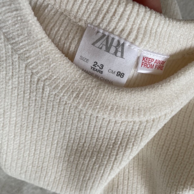 ZARA KIDS(ザラキッズ)の【zara】ニット　トップス　100cm キッズ/ベビー/マタニティのキッズ服女の子用(90cm~)(ニット)の商品写真