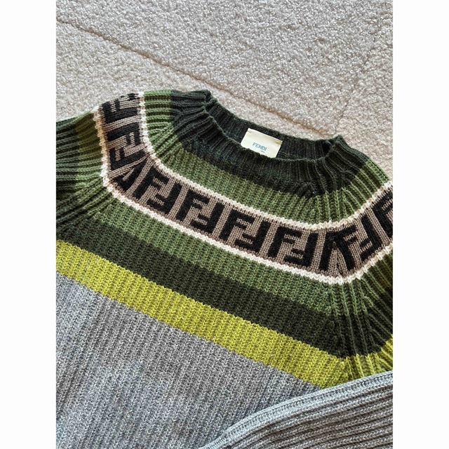 FENDI キッズ　ニット セーター