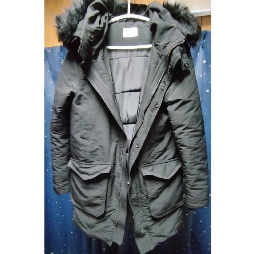 ZARA(ザラ)のZARA ファーフード ダウンコート ブラック サイズS（L） メンズのジャケット/アウター(ダウンジャケット)の商品写真