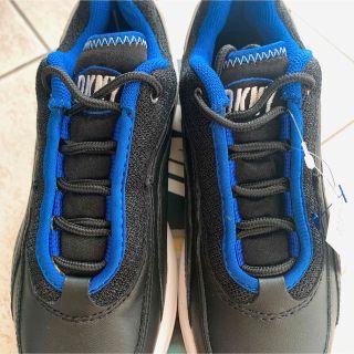 【新品未使用品】DKNY スニーカー シューズ 靴 カッコいいおしゃれ レア品