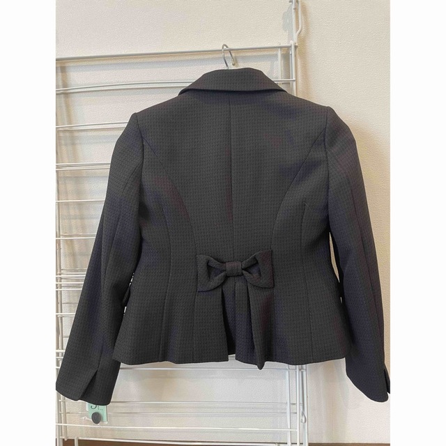 【新品】女性用スーツ レディースのフォーマル/ドレス(スーツ)の商品写真
