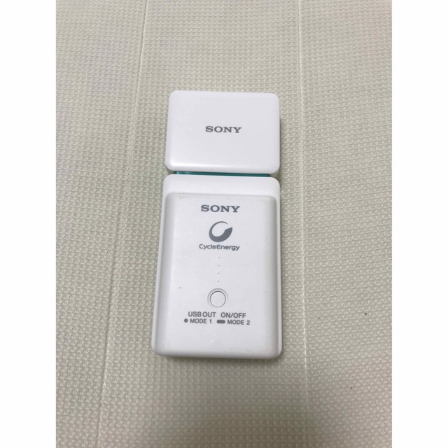 Sony 充電器　USB 二口 容量　2100mAh スマホ/家電/カメラのスマートフォン/携帯電話(バッテリー/充電器)の商品写真