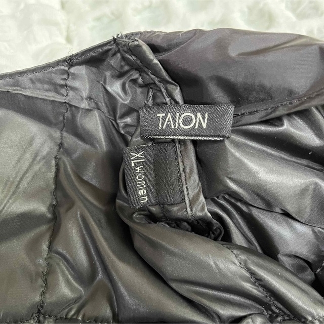 TAION(タイオン)のTAION  インナー　ダウンベスト　ブラック　woman XL レディースのジャケット/アウター(ダウンベスト)の商品写真