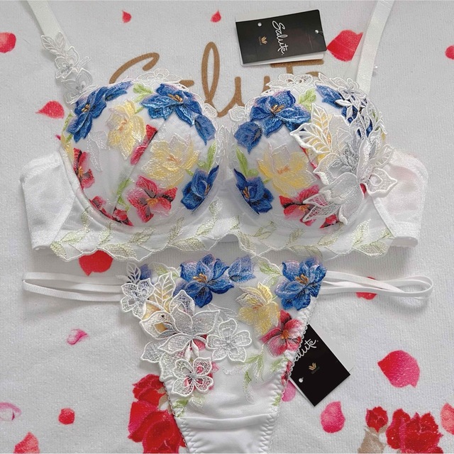 サルート マダガスカル 46G WH ブラ ソング M-