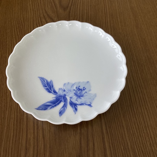 ☆お値下げ【新品同様】深川製磁 クリスマスローズ ティーカップトリオ