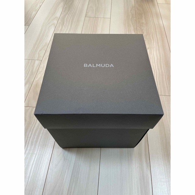 BALMUDA(バルミューダ)のバルミューダデザイン K02A-WH スマホ/家電/カメラの生活家電(電気ケトル)の商品写真