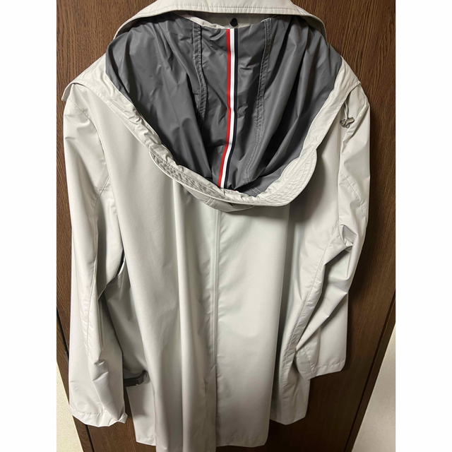 MONCLER(モンクレール)の美品　モンクレール　ナイロン　コート　本物 メンズのジャケット/アウター(ナイロンジャケット)の商品写真