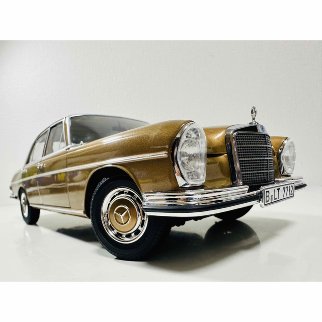 ノレブ/'68 Mercedesメルセデス Benzベンツ280 SE 1/18