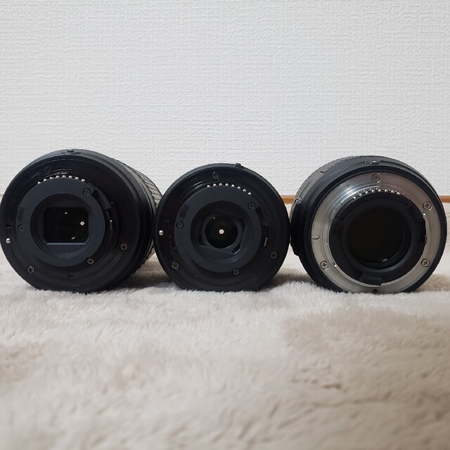 Nikon(ニコン)の【週末特価】D5600 Wズームレンズキット＋35mm F1.8単焦点レンズ スマホ/家電/カメラのカメラ(デジタル一眼)の商品写真
