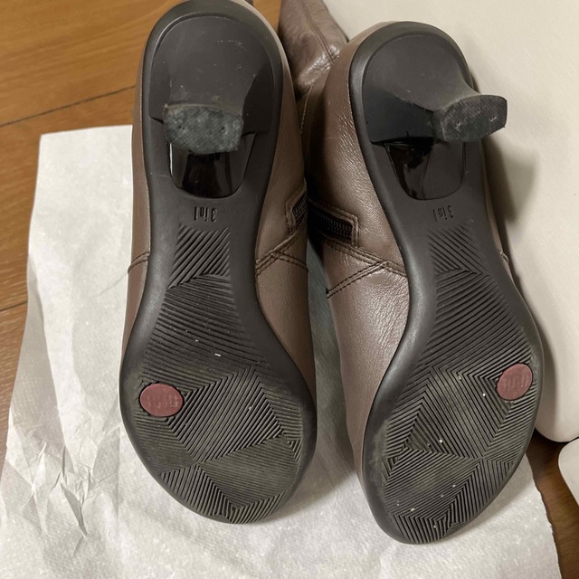 フィットフィット　本革　ブーツ　24.5   茶色 レディースの靴/シューズ(ブーツ)の商品写真