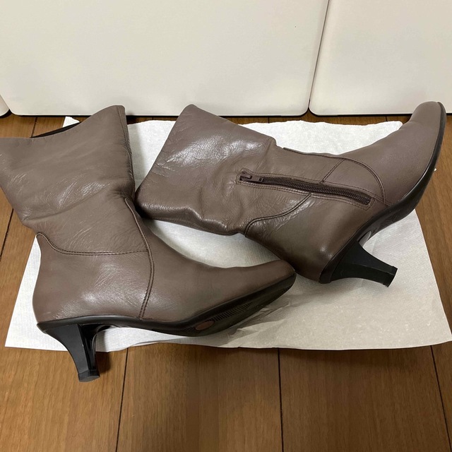 フィットフィット　本革　ブーツ　24.5   茶色 レディースの靴/シューズ(ブーツ)の商品写真