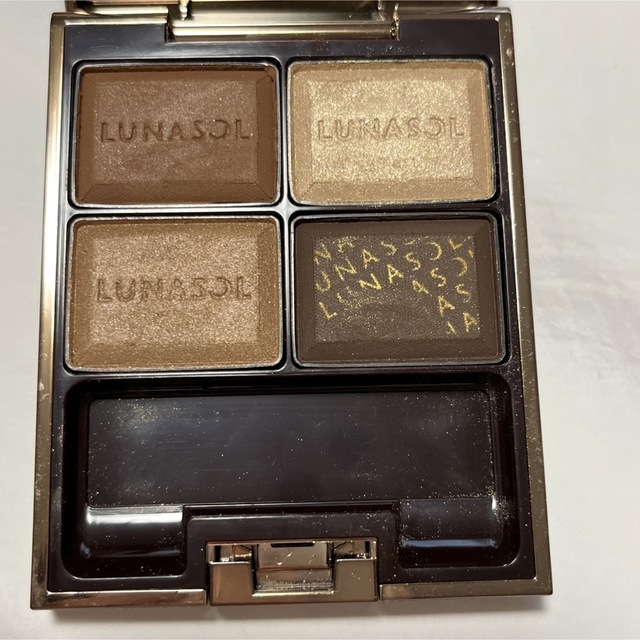 LUNASOL(ルナソル)のルナソル セレクション・ドゥ・ショコラアイズ コスメ/美容のベースメイク/化粧品(アイシャドウ)の商品写真