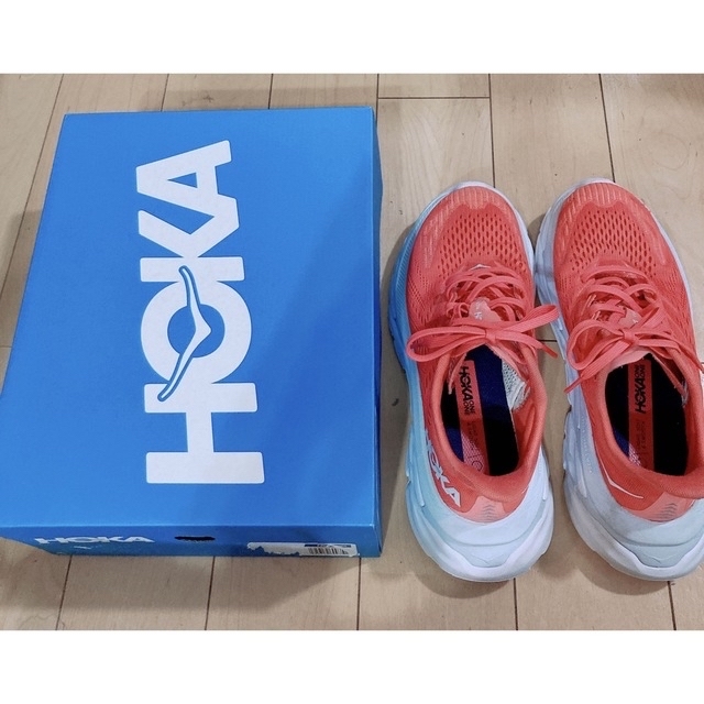 HOKA ONE ONE(ホカオネオネ)のホカオネオネ　スニーカー レディースの靴/シューズ(スニーカー)の商品写真