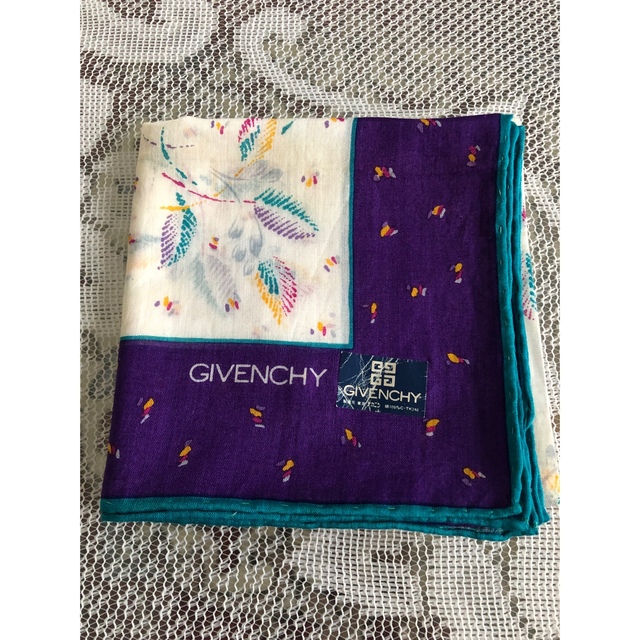 GIVENCHY - 【新品未使用品・難あり】ジバンシー ハンカチの通販