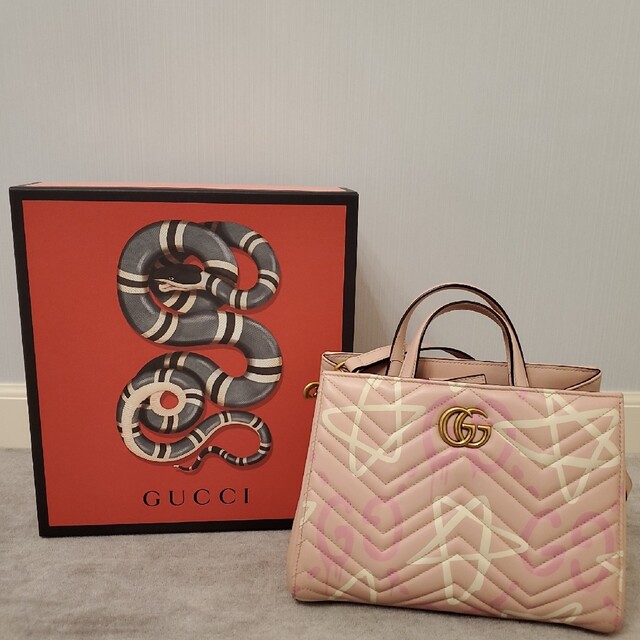 Gucci(グッチ)のGUCCIゴースト　GGマーモント　ショルダーバッグ レディースのバッグ(ショルダーバッグ)の商品写真