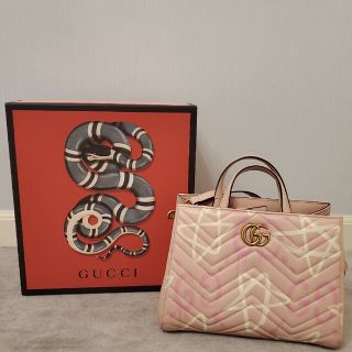 グッチ(Gucci)のGUCCIゴースト　GGマーモント　ショルダーバッグ(ショルダーバッグ)