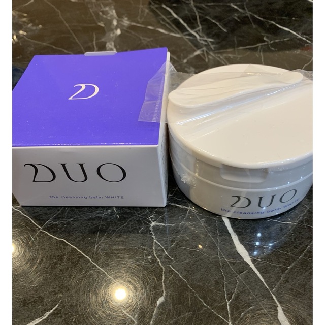 DUO(デュオ)のDUO  クレンジングバーム　ホワイト　２個 コスメ/美容のスキンケア/基礎化粧品(クレンジング/メイク落とし)の商品写真