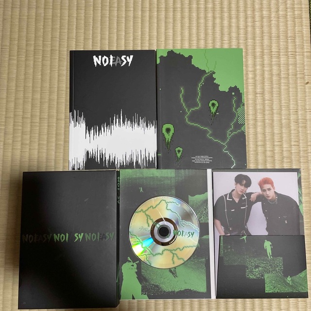 Stray Kids(ストレイキッズ)のstraykids noeasy アルバム 通常版 エンタメ/ホビーのCD(K-POP/アジア)の商品写真