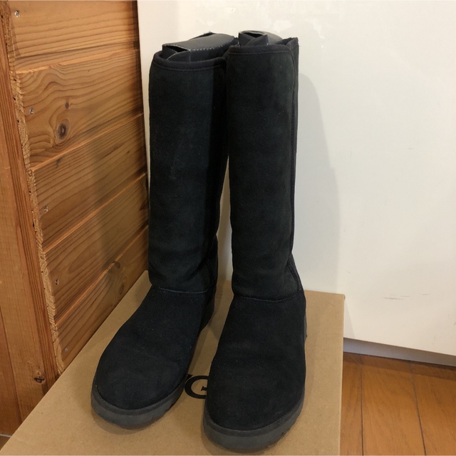 UGG アグ KARA カラ ムートンロングブーツ スリム ブラック ボアブーツ