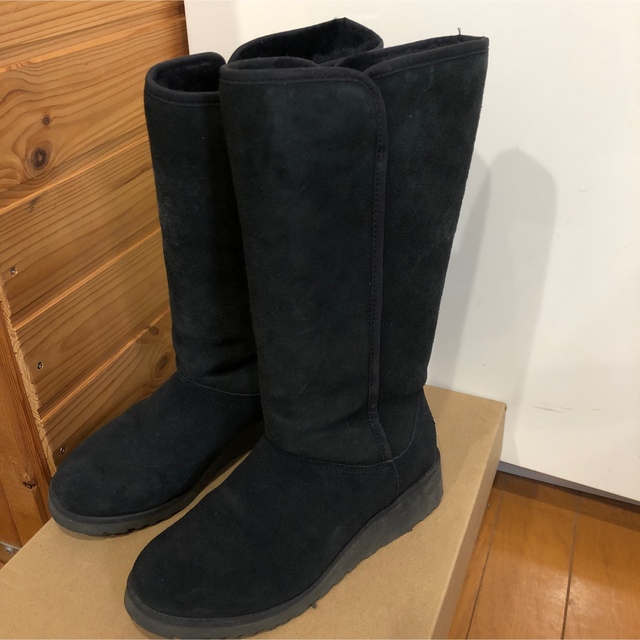 UGG アグ KARA カラ ムートンロングブーツ スリム ブラック ボアブーツ
