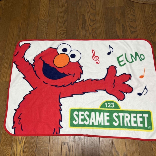 SESAME STREET(セサミストリート)のエルモさん　ブランケット　102×68くらい エンタメ/ホビーのアニメグッズ(その他)の商品写真