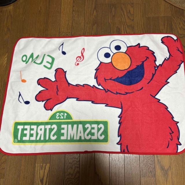 SESAME STREET(セサミストリート)のエルモさん　ブランケット　102×68くらい エンタメ/ホビーのアニメグッズ(その他)の商品写真