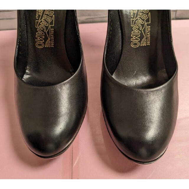 Salvatore Ferragamo(サルヴァトーレフェラガモ)の値下げ❗美　品！SaIvatore Ferrgamo フェラガモ パンプス レディースの靴/シューズ(ハイヒール/パンプス)の商品写真