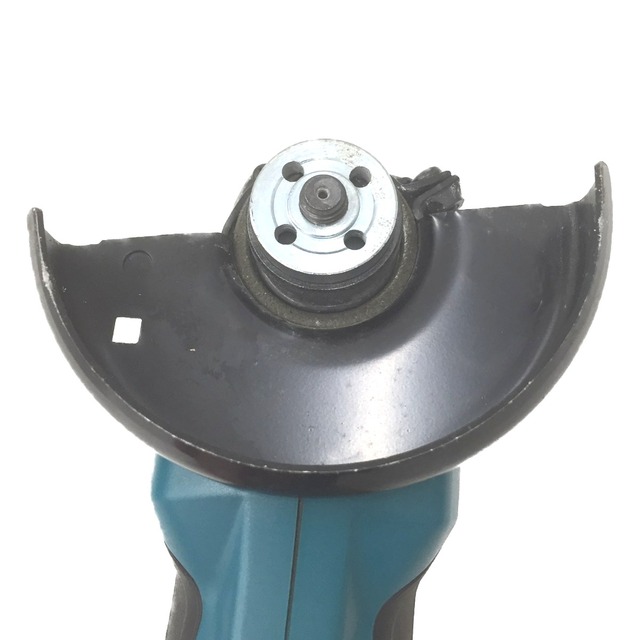 Makita(マキタ)の△△【中古】MAKITA マキタ ディスクグラインダー GA400DRF 14.4V やや傷や汚れあり インテリア/住まい/日用品のインテリア/住まい/日用品 その他(その他)の商品写真