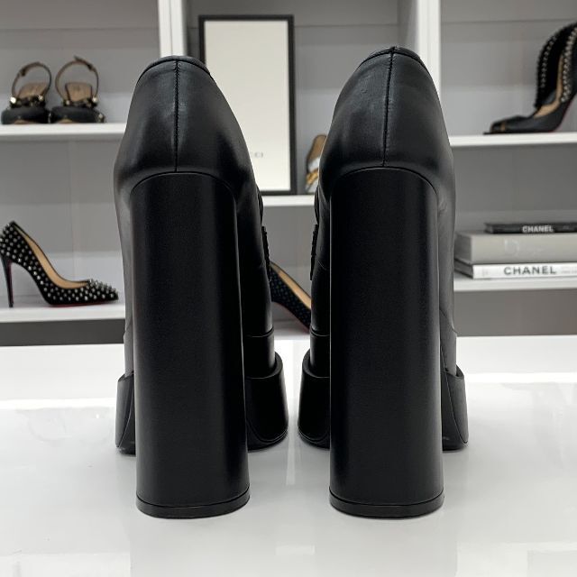 VERSACE - 5964 ヴェルサーチ レザー ヒール ローファー ブラックの