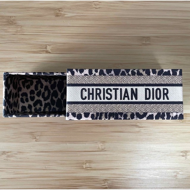 Dior(ディオール)のDior ディオール ミッツァコレクション リップケース レオパード 新品 コスメ/美容のメイク道具/ケアグッズ(ボトル・ケース・携帯小物)の商品写真