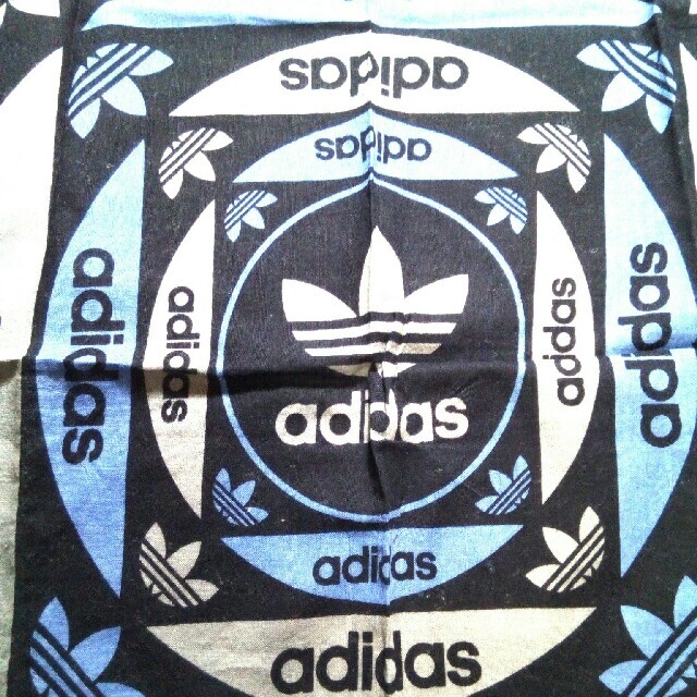 adidas(アディダス)の90s アディダス ハンカチ 1枚 トレフォイルロゴ 三つ葉 adidas メンズのファッション小物(ハンカチ/ポケットチーフ)の商品写真