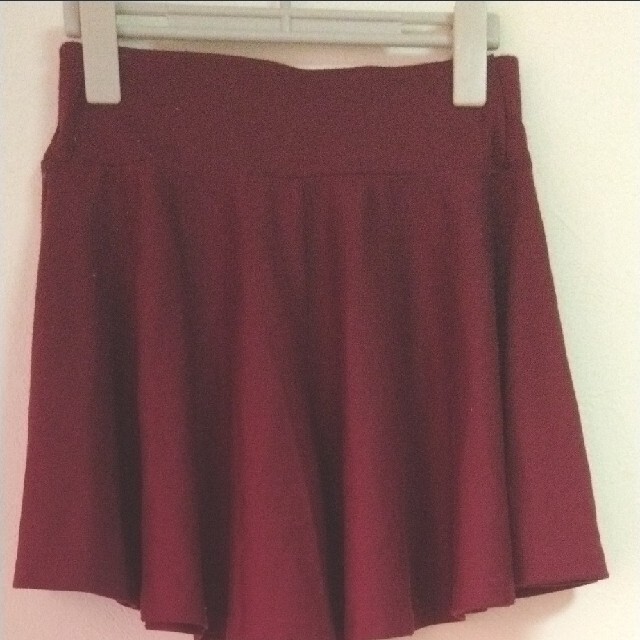 キュロットスカート Mサイズ ボルドー ショートパンツ  バーガンディー 赤 レディースのパンツ(キュロット)の商品写真