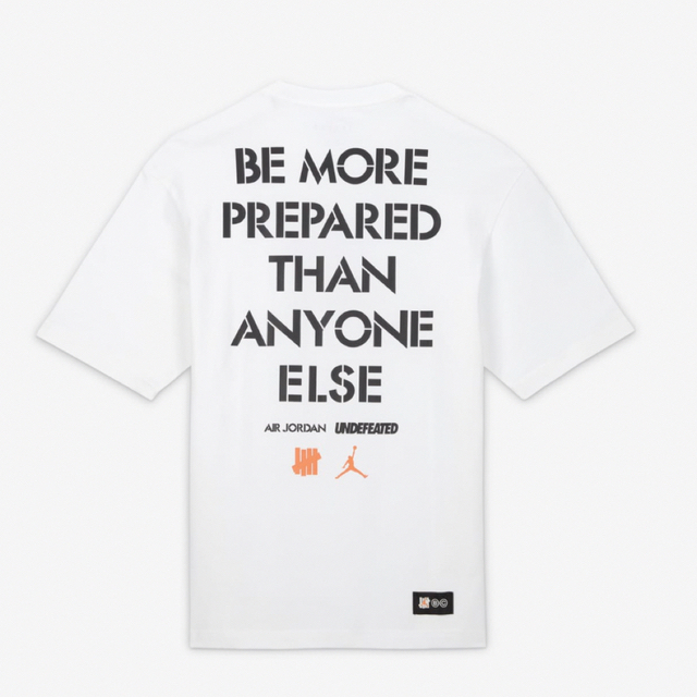 UNDEFEATED(アンディフィーテッド)のJORDAN UNDFTD S/S TEE  XL メンズのトップス(Tシャツ/カットソー(半袖/袖なし))の商品写真