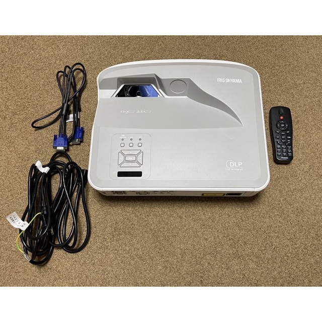 アイリスオーヤマ 超短投写プロジェクター IP-AW400W