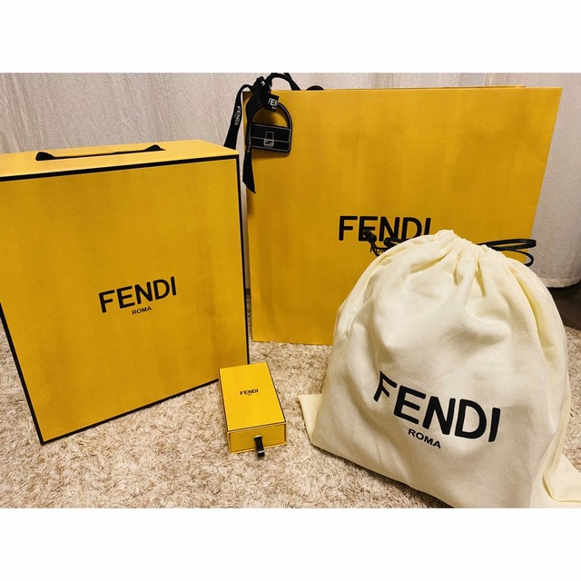 FENDI ピーカブー　アイコニック　セレリアミニ　ダブグレー