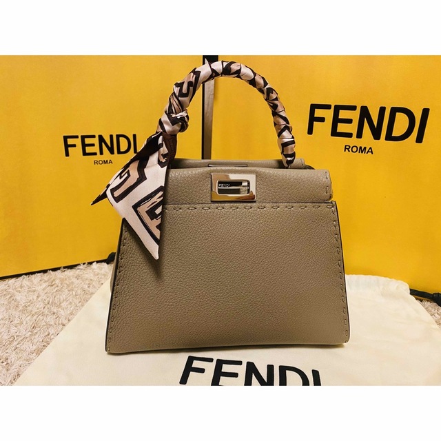 バッグFENDI ピーカブー　アイコニック　セレリアミニ　ダブグレー