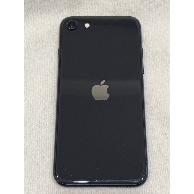 Apple(アップル)のiPhone SE 第2世代 64GB SIMフリー ブラック スマホ/家電/カメラのスマートフォン/携帯電話(スマートフォン本体)の商品写真