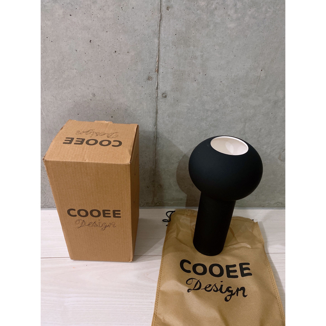 ACTUS(アクタス)のcooee design pillar ブラック　24cm フラワーベース　花瓶 インテリア/住まい/日用品のインテリア小物(花瓶)の商品写真