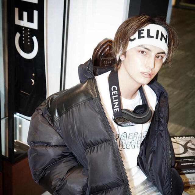 (最終価格) CELINE セリーヌ ヘアバンド ホワイト ユニセックス | フリマアプリ ラクマ (最終価格) CELINE セリーヌ ヘアバンド ホワイト ユニセックス | フリマアプリ ラクマ