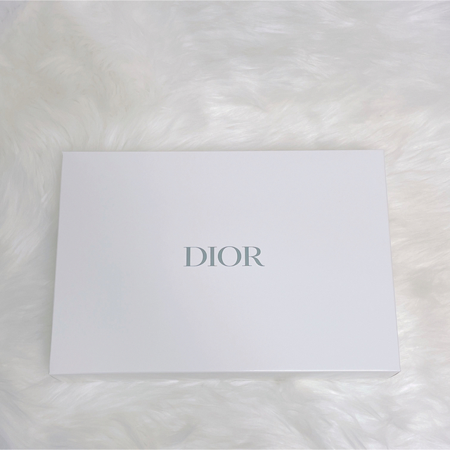 Dior(ディオール)の❤️新品未使用❤️Dior beauty バスタオル ノベルティ インテリア/住まい/日用品の日用品/生活雑貨/旅行(タオル/バス用品)の商品写真