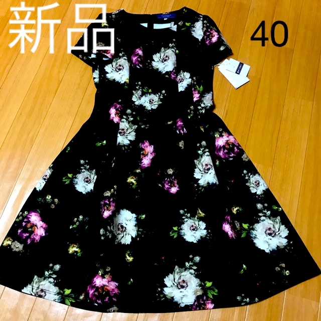 M'S GRACY(エムズグレイシー)の【新品】エムズグレイシー♡花柄ワンピース40 レディースのワンピース(ひざ丈ワンピース)の商品写真