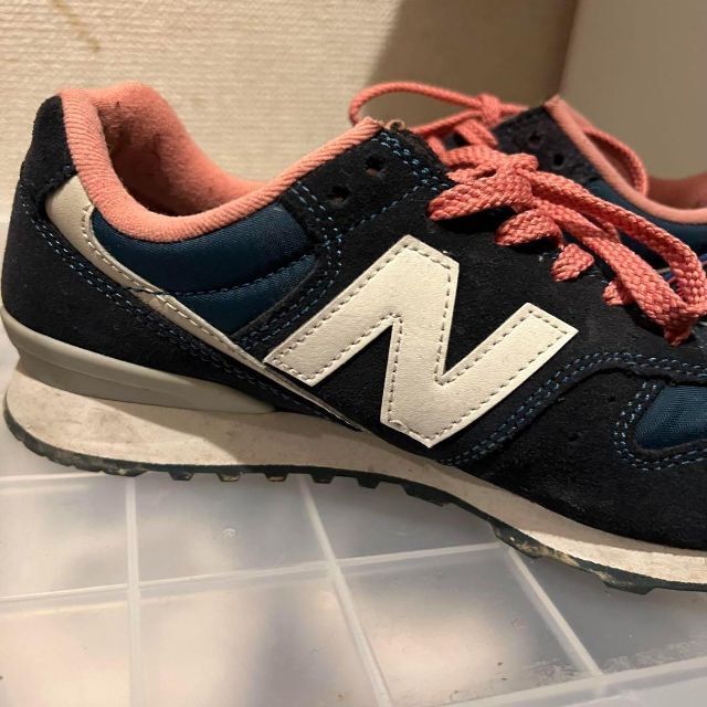 996（New Balance）(キュウキュウロク)のnew balance ニューバランス　996 ネイビー × ピンク レディースの靴/シューズ(スニーカー)の商品写真