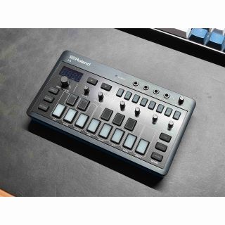 ローランド(Roland)のRoland AIRA J-6 CHORD SYNTHESIZER 美品(キーボード/シンセサイザー)