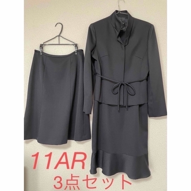 【最終値下げ!!】黒スーツ　3点セット　サイズ11AR レディースのフォーマル/ドレス(スーツ)の商品写真