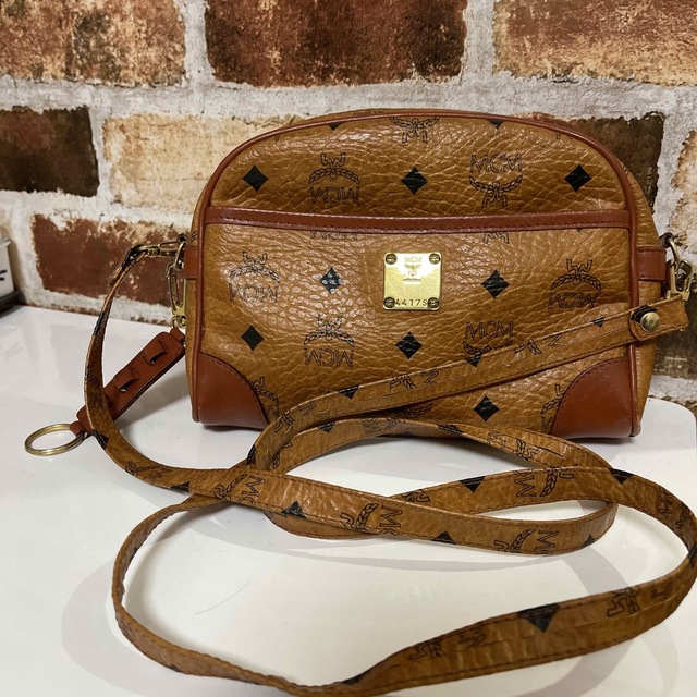 MCM(エムシーエム)のmcm ショルダーバッグ レディースのバッグ(ショルダーバッグ)の商品写真