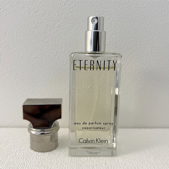 Calvin Klein(カルバンクライン)のカルバンクライン　エタニティ　オードパルファム　香水　30ml スプレー コスメ/美容の香水(香水(女性用))の商品写真